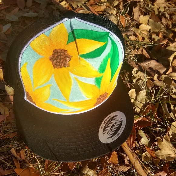 Hand painted hat - Picture 1 of 4